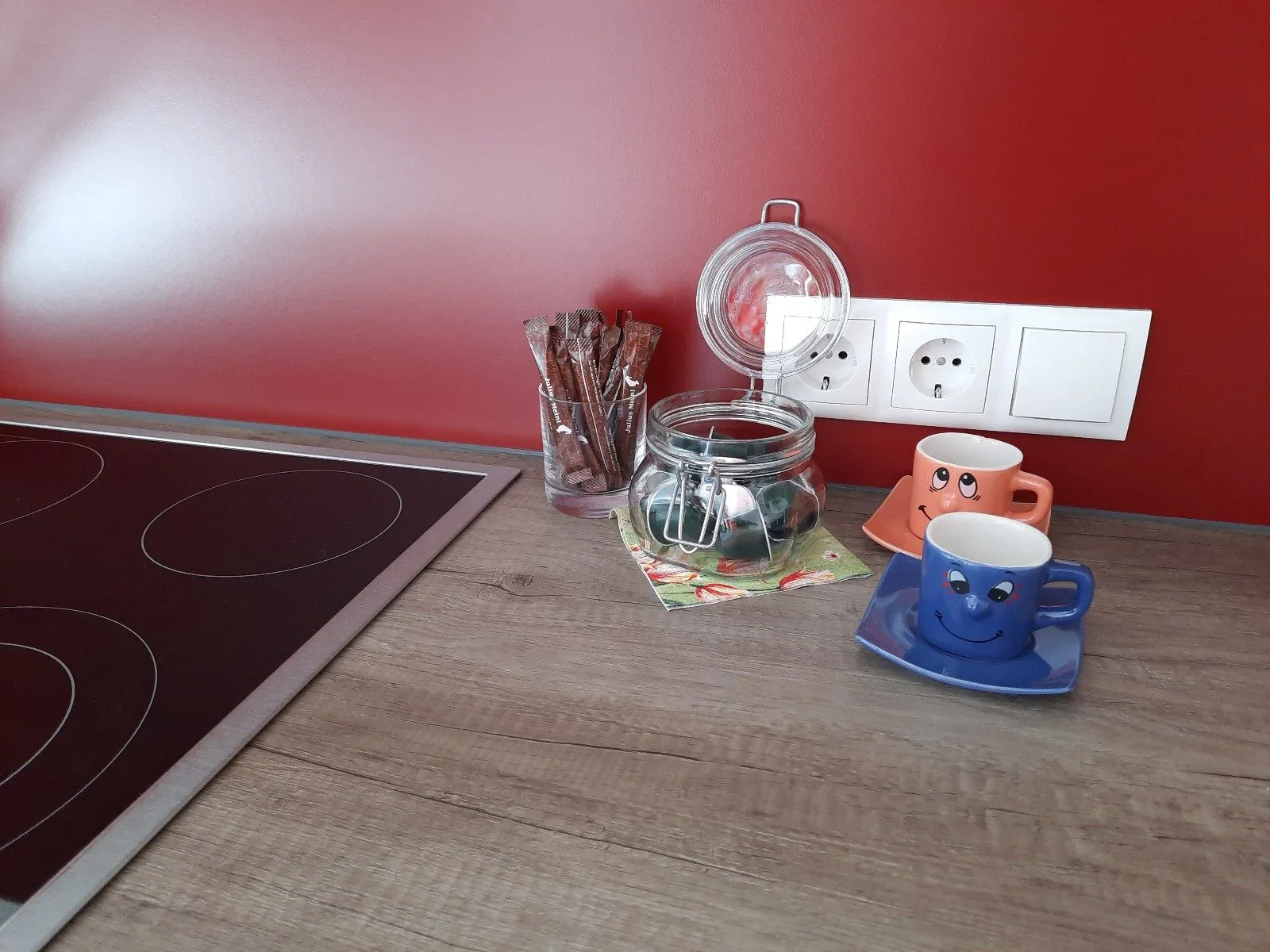 Kaffeetassen in der Küche