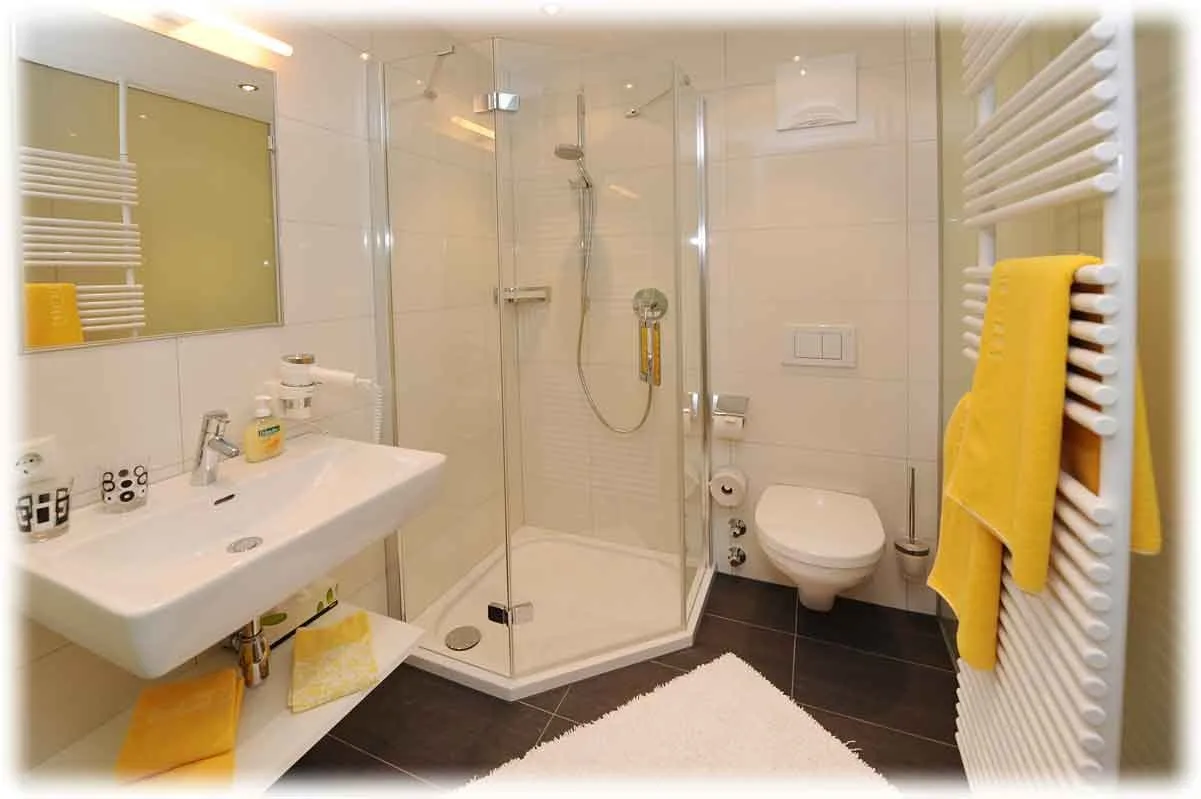 Bad mit Dusche